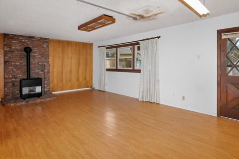 Tiny photo for 450 Fulton Street, Klamath Falls, OR 97601 (MLS # 220215729)