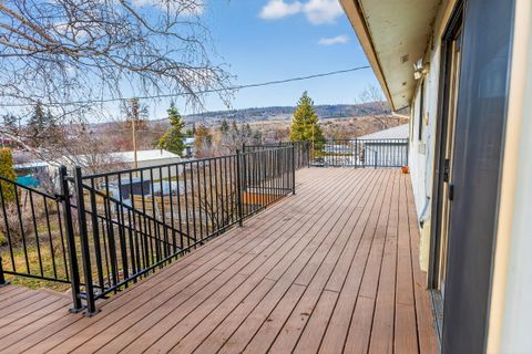 Tiny photo for 450 Fulton Street, Klamath Falls, OR 97601 (MLS # 220215729)