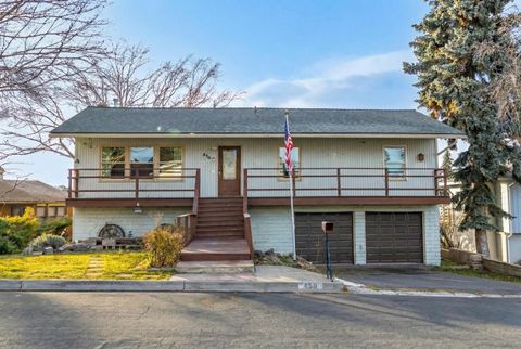 Photo of 450 Fulton Street, Klamath Falls, OR 97601 (MLS # 220215729)