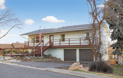 Tiny photo for 450 Fulton Street, Klamath Falls, OR 97601 (MLS # 220215729)