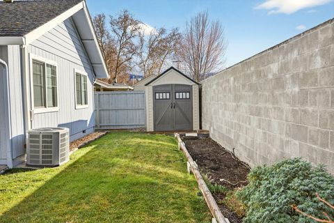 Tiny photo for 1247 Shafer Lane, Medford, OR 97501 (MLS # 220215673)