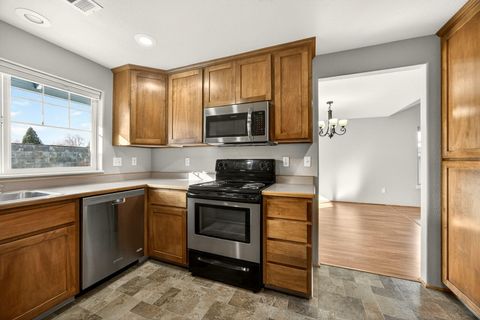 Tiny photo for 1247 Shafer Lane, Medford, OR 97501 (MLS # 220215673)