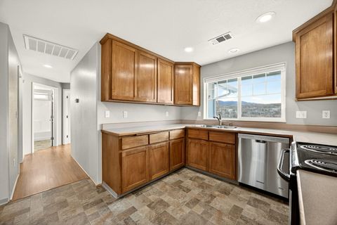 Tiny photo for 1247 Shafer Lane, Medford, OR 97501 (MLS # 220215673)