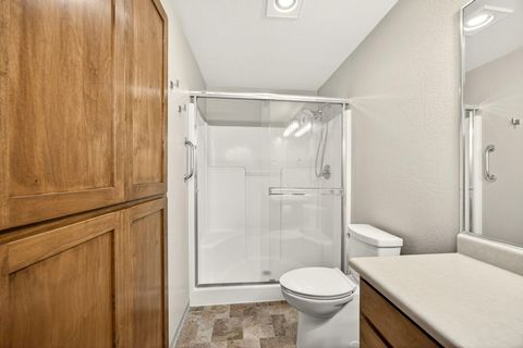 Tiny photo for 1247 Shafer Lane, Medford, OR 97501 (MLS # 220215673)