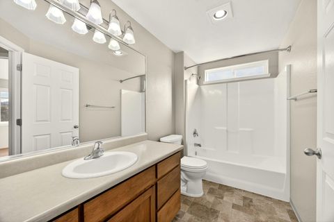 Tiny photo for 1247 Shafer Lane, Medford, OR 97501 (MLS # 220215673)