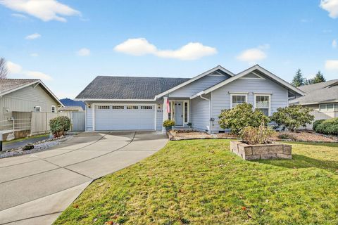 Photo of 1247 Shafer Lane, Medford, OR 97501 (MLS # 220215673)