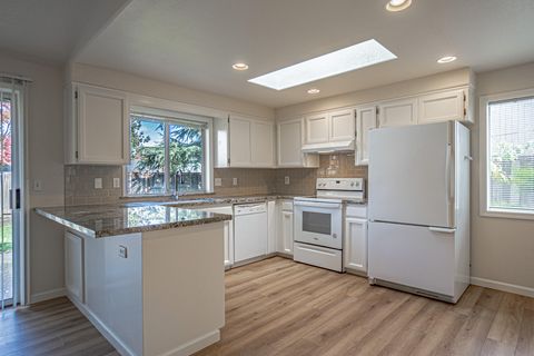 Tiny photo for 3037 Jenero Court, Medford, OR 97504 (MLS # 220212055)