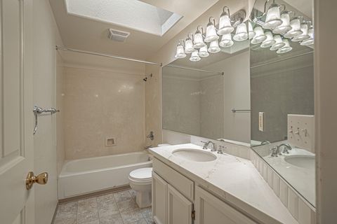 Tiny photo for 3037 Jenero Court, Medford, OR 97504 (MLS # 220212055)