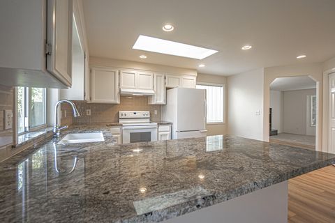 Tiny photo for 3037 Jenero Court, Medford, OR 97504 (MLS # 220212055)