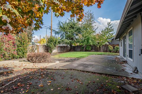 Tiny photo for 3037 Jenero Court, Medford, OR 97504 (MLS # 220212055)