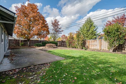 Tiny photo for 3037 Jenero Court, Medford, OR 97504 (MLS # 220212055)