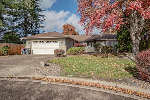 Photo of 3037 Jenero Court, Medford, OR 97504 (MLS # 220212055)