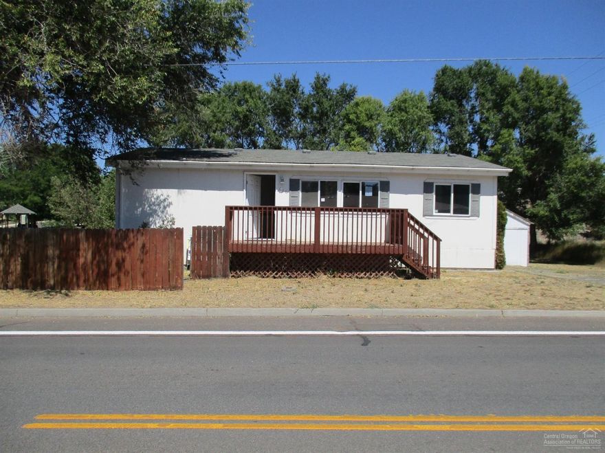 HUD Owned Home. Located in city of Madras Oregon near hospital & medical facilities. 3 bedroom 2 bath manufactured home with detached double garage with large storage space. Walking trail & park next door.