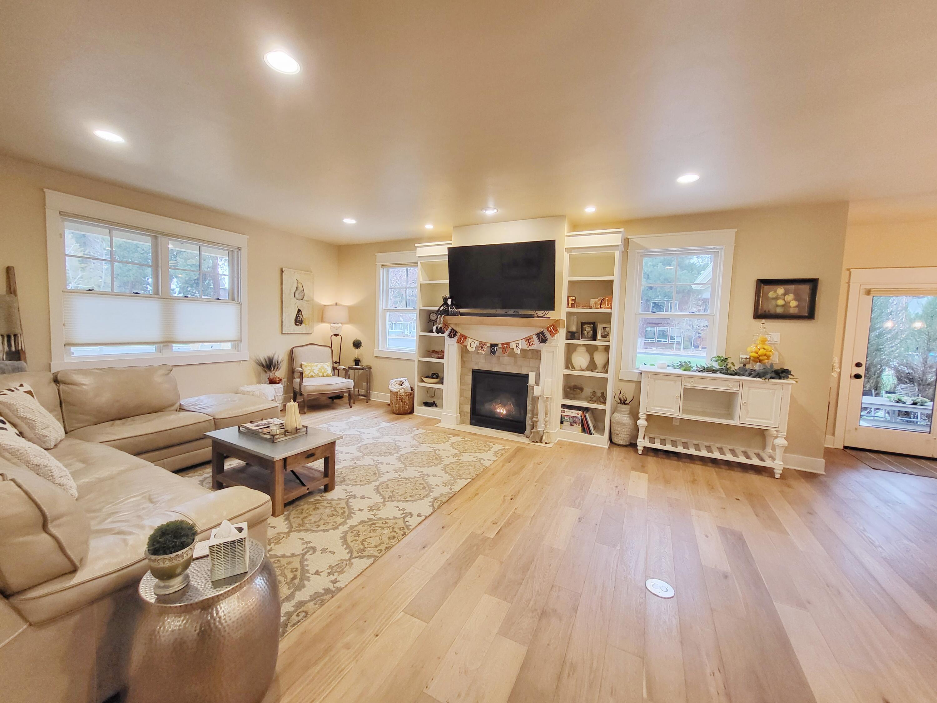 Pine Meadow Vill - Residential