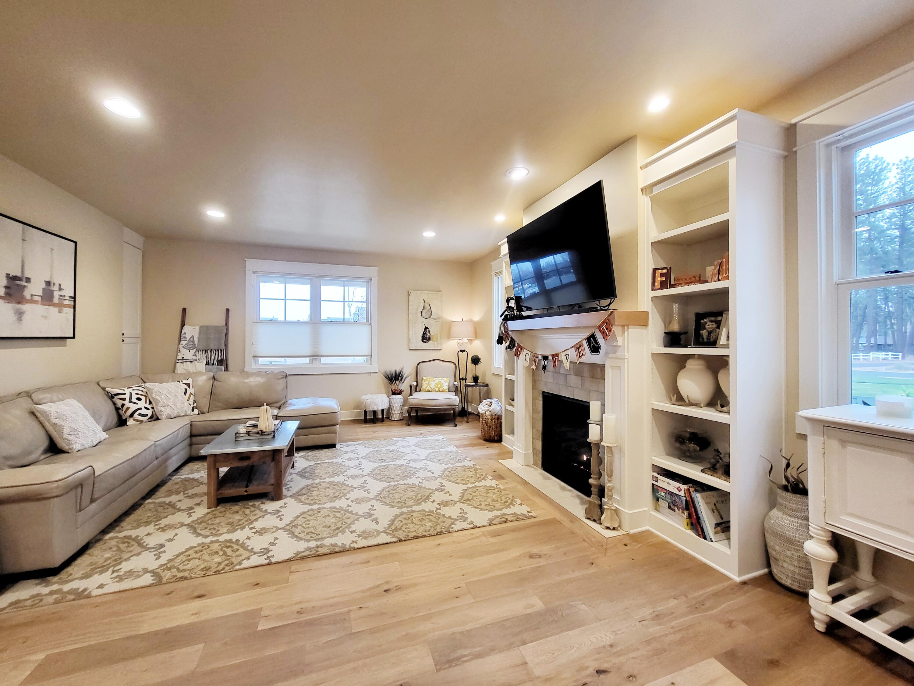 Pine Meadow Vill - Residential