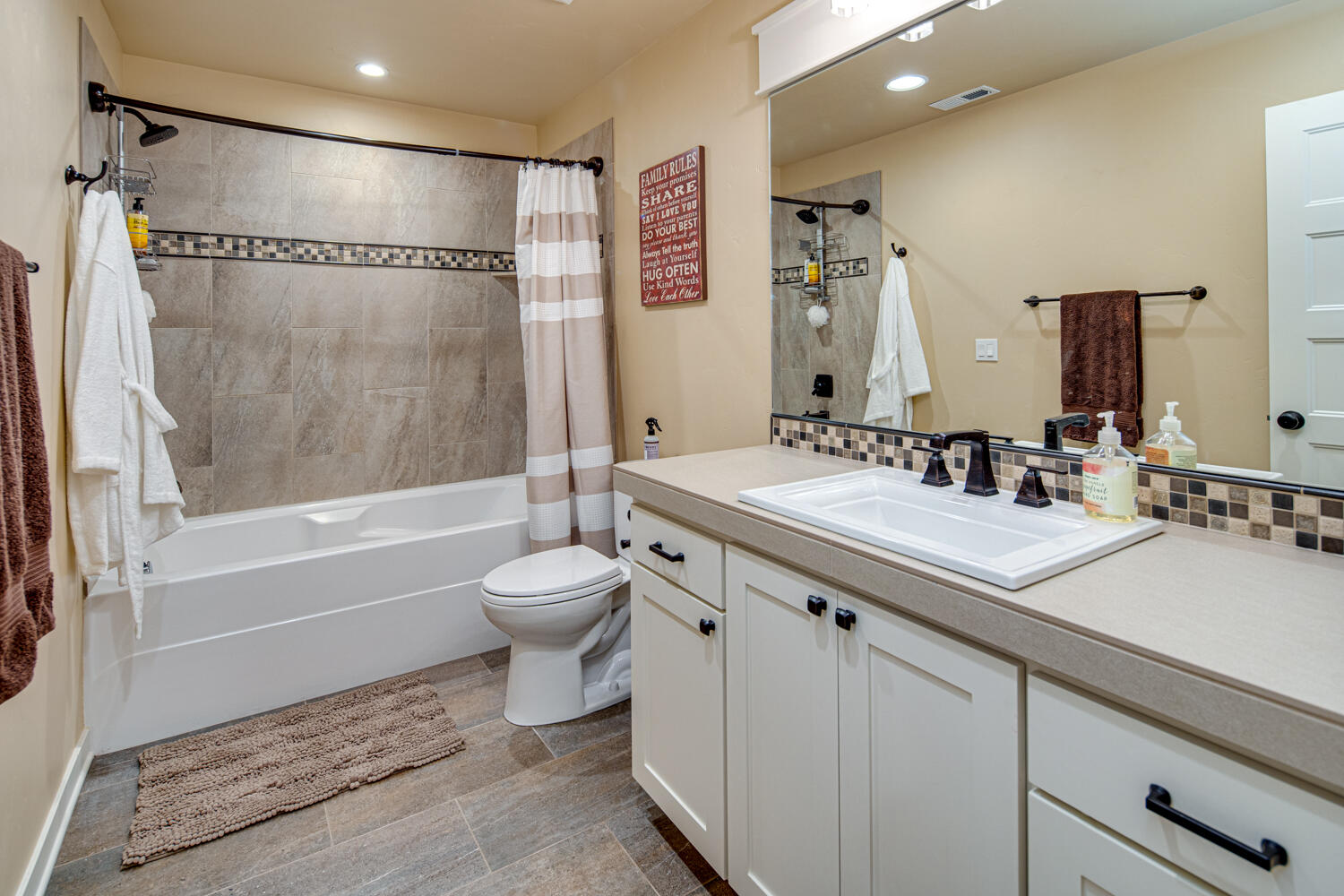 Pine Meadow Vill - Residential