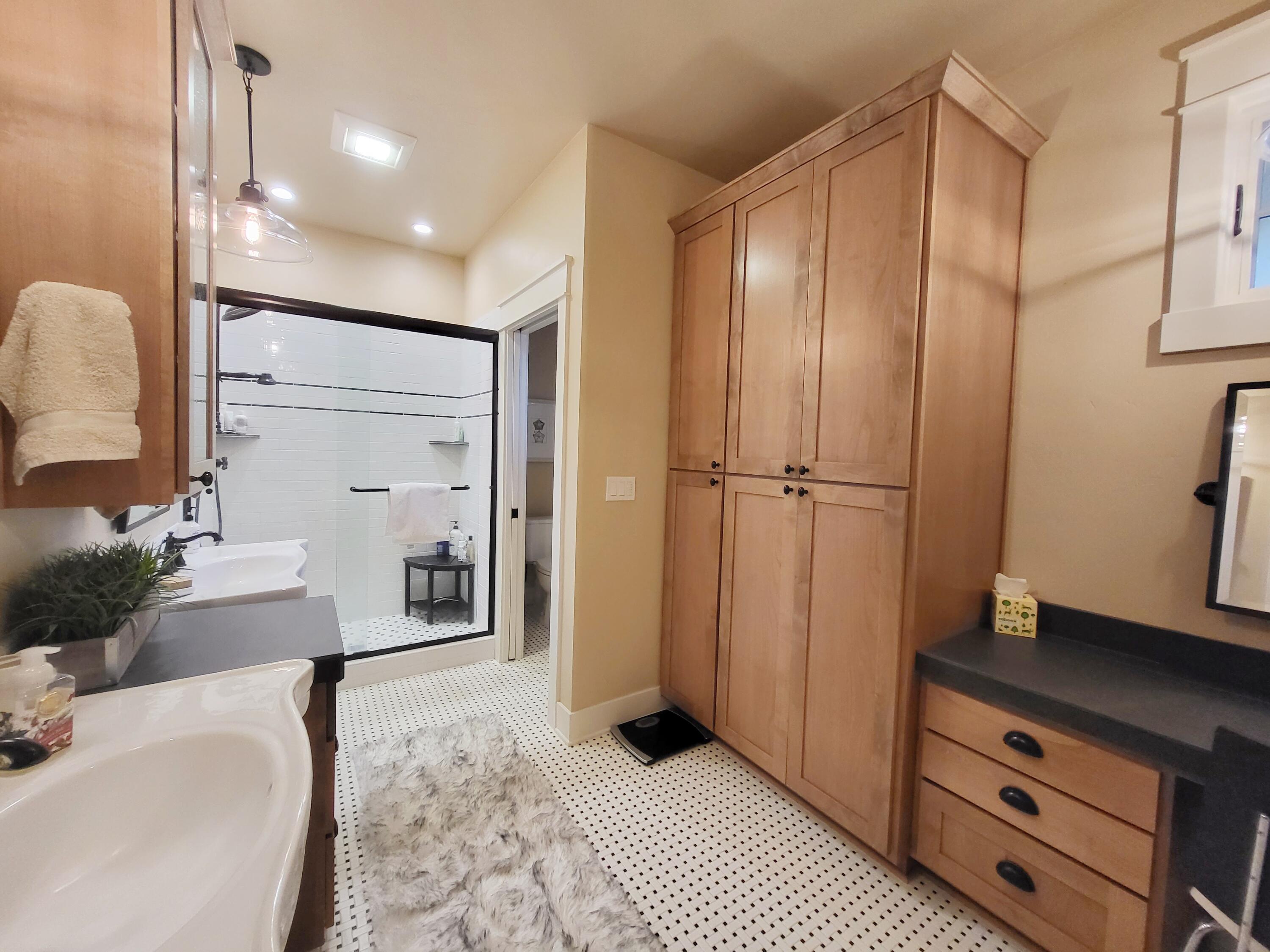 Pine Meadow Vill - Residential