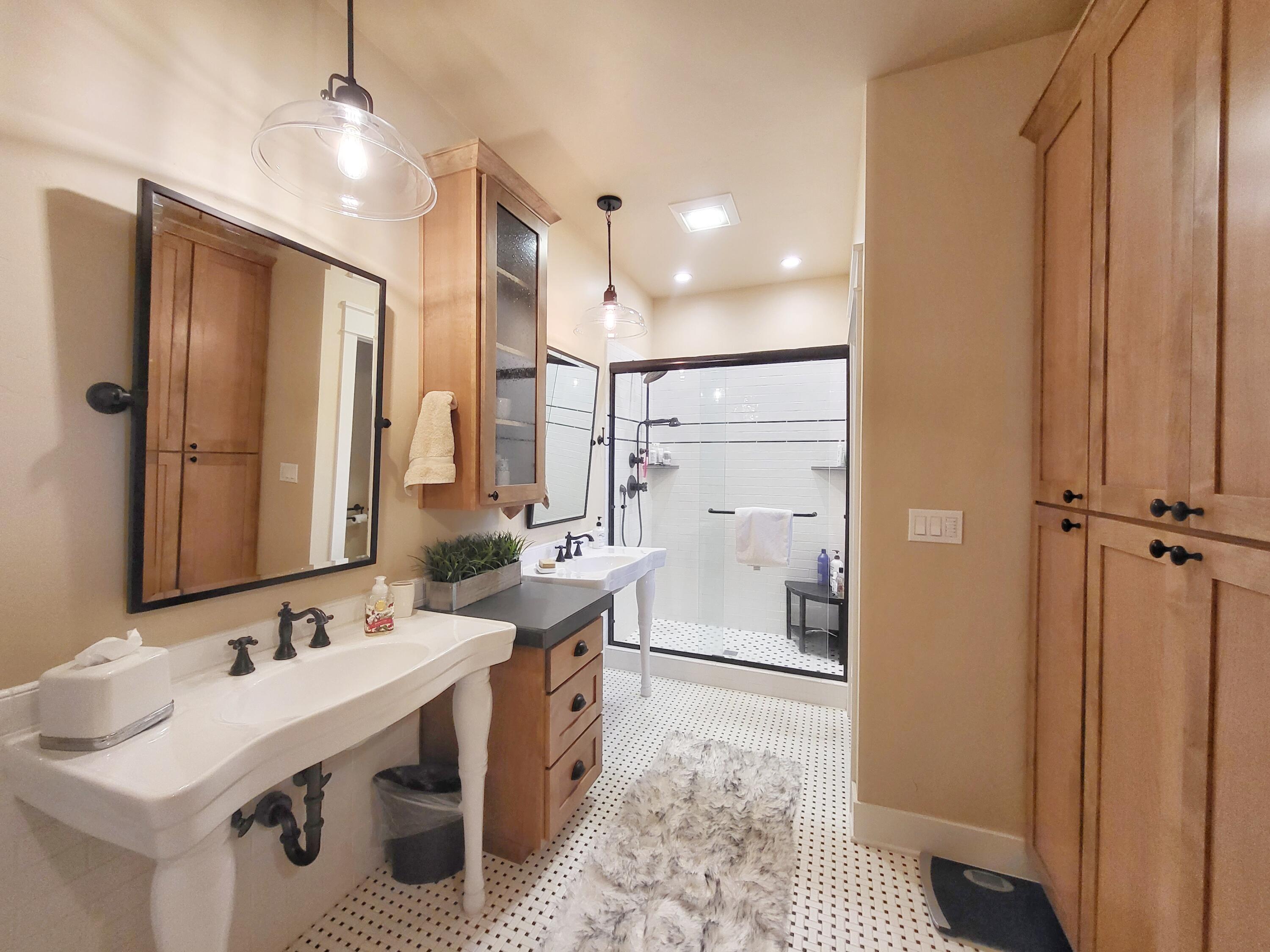 Pine Meadow Vill - Residential