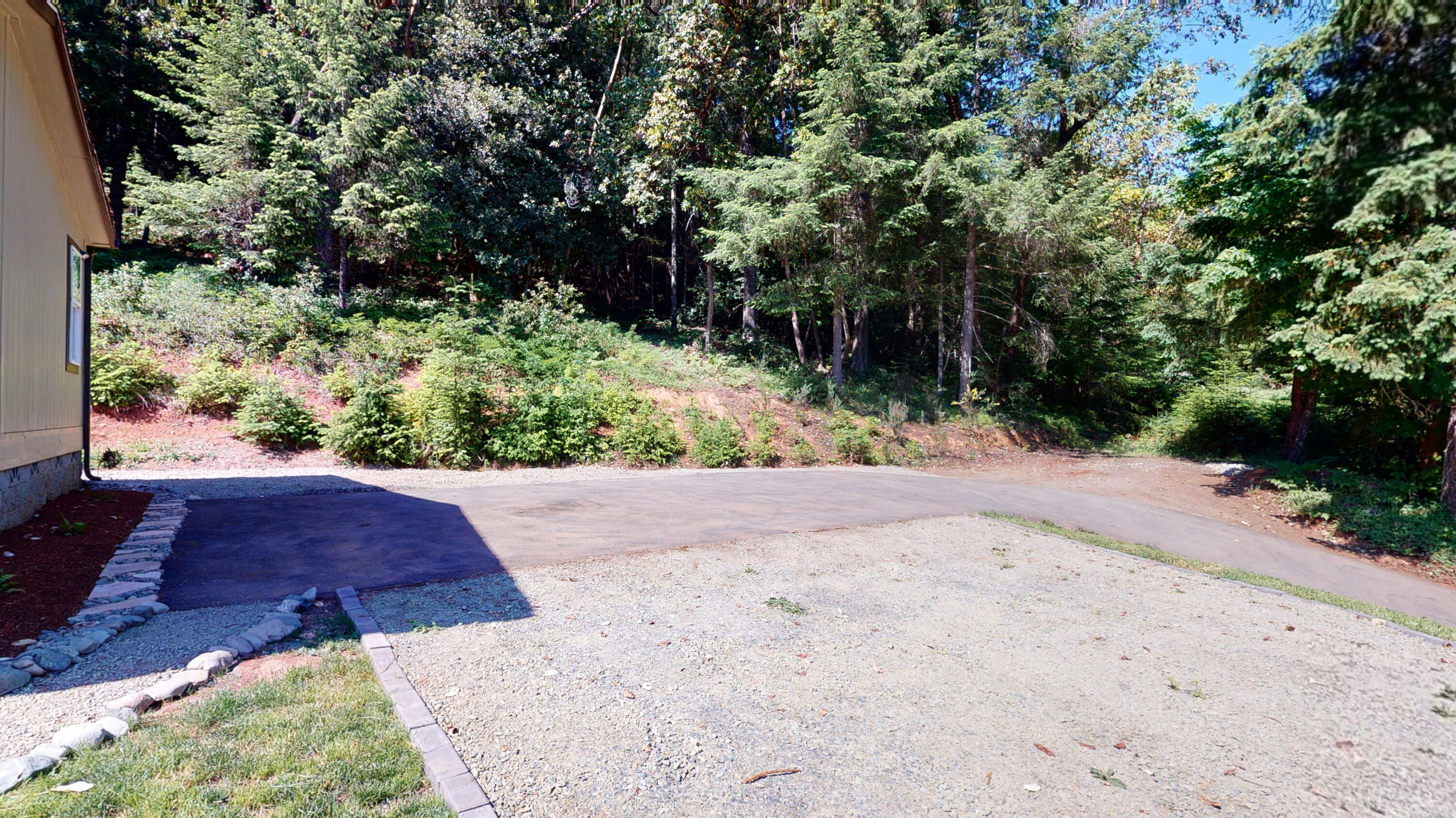 Glendale, Tow NOf Julia - Residential