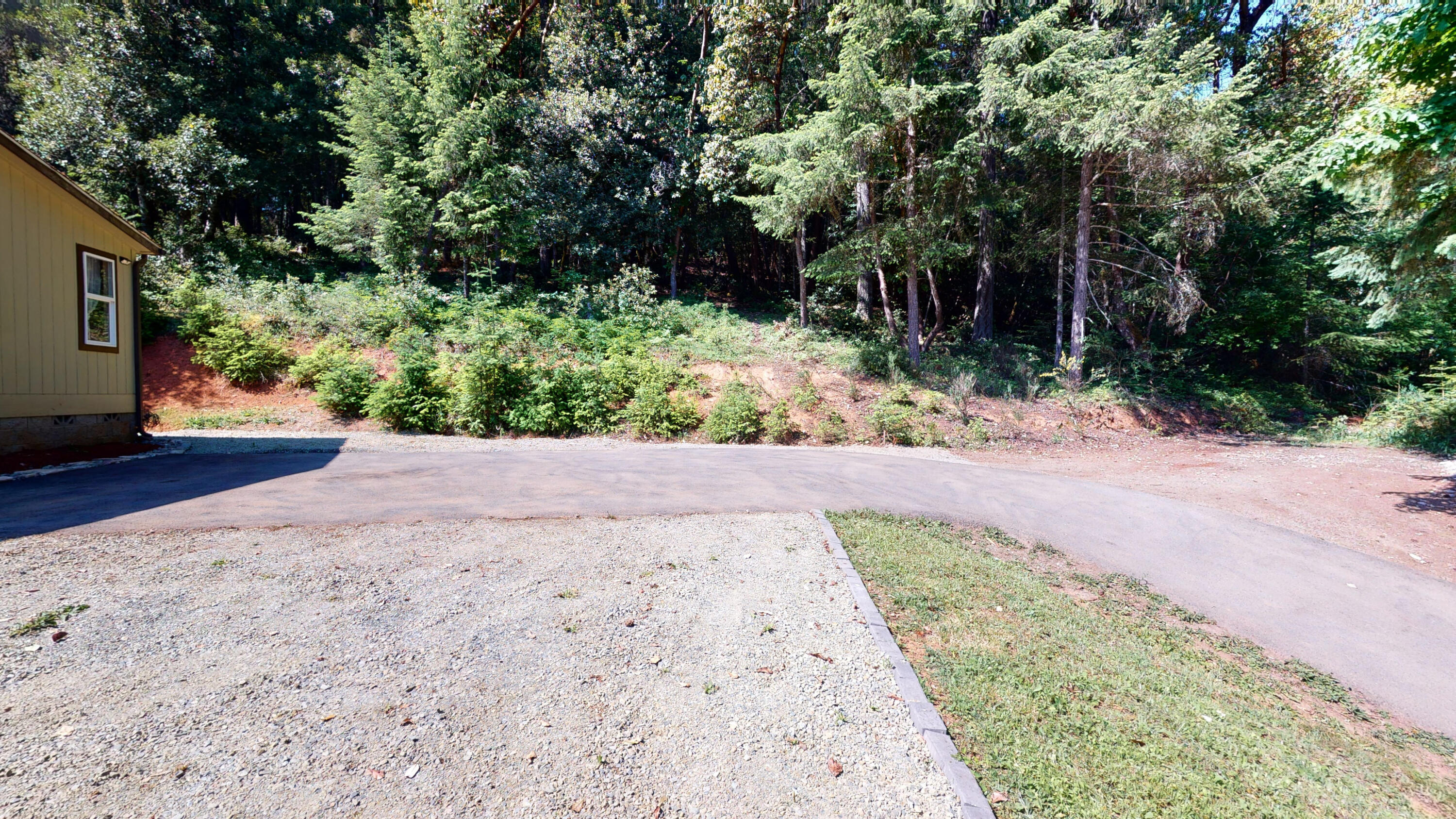 Glendale, Tow NOf Julia - Residential