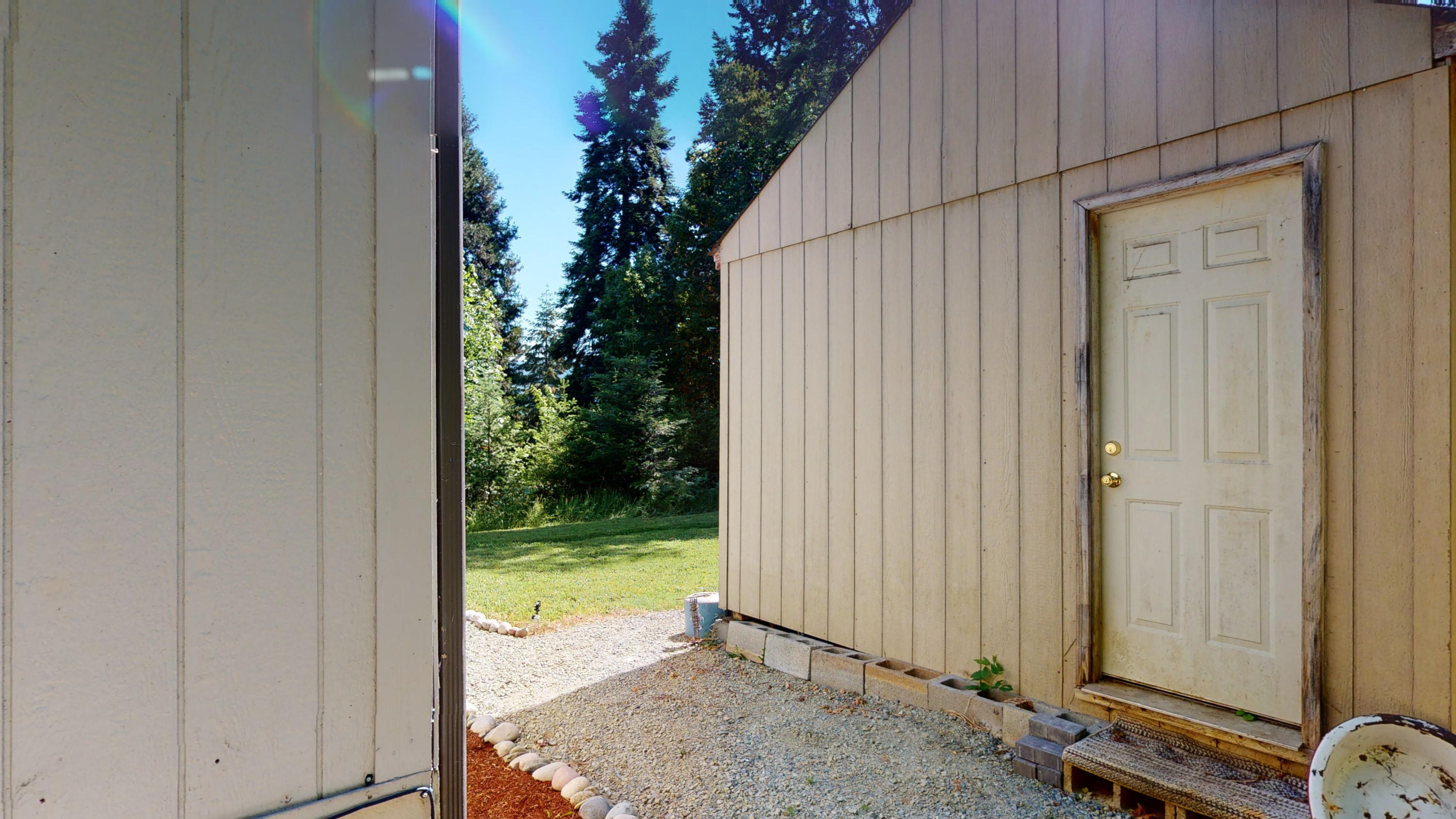 Glendale, Tow NOf Julia - Residential