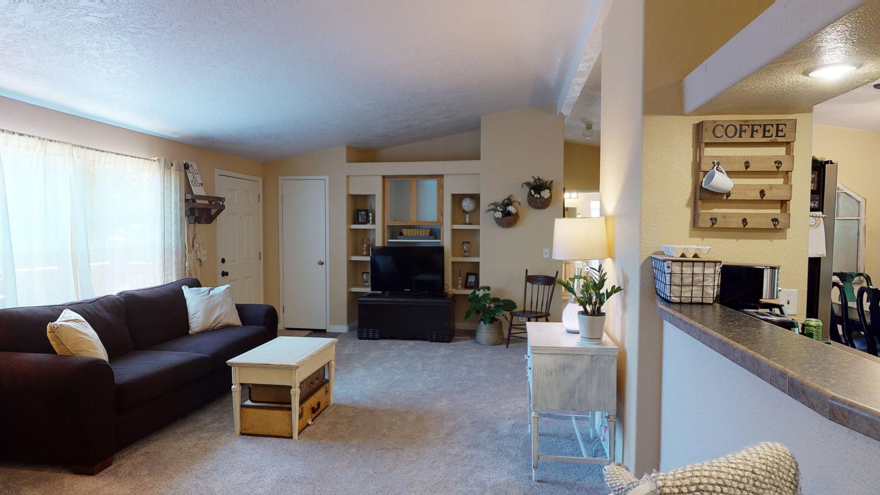 Glendale, Tow NOf Julia - Residential