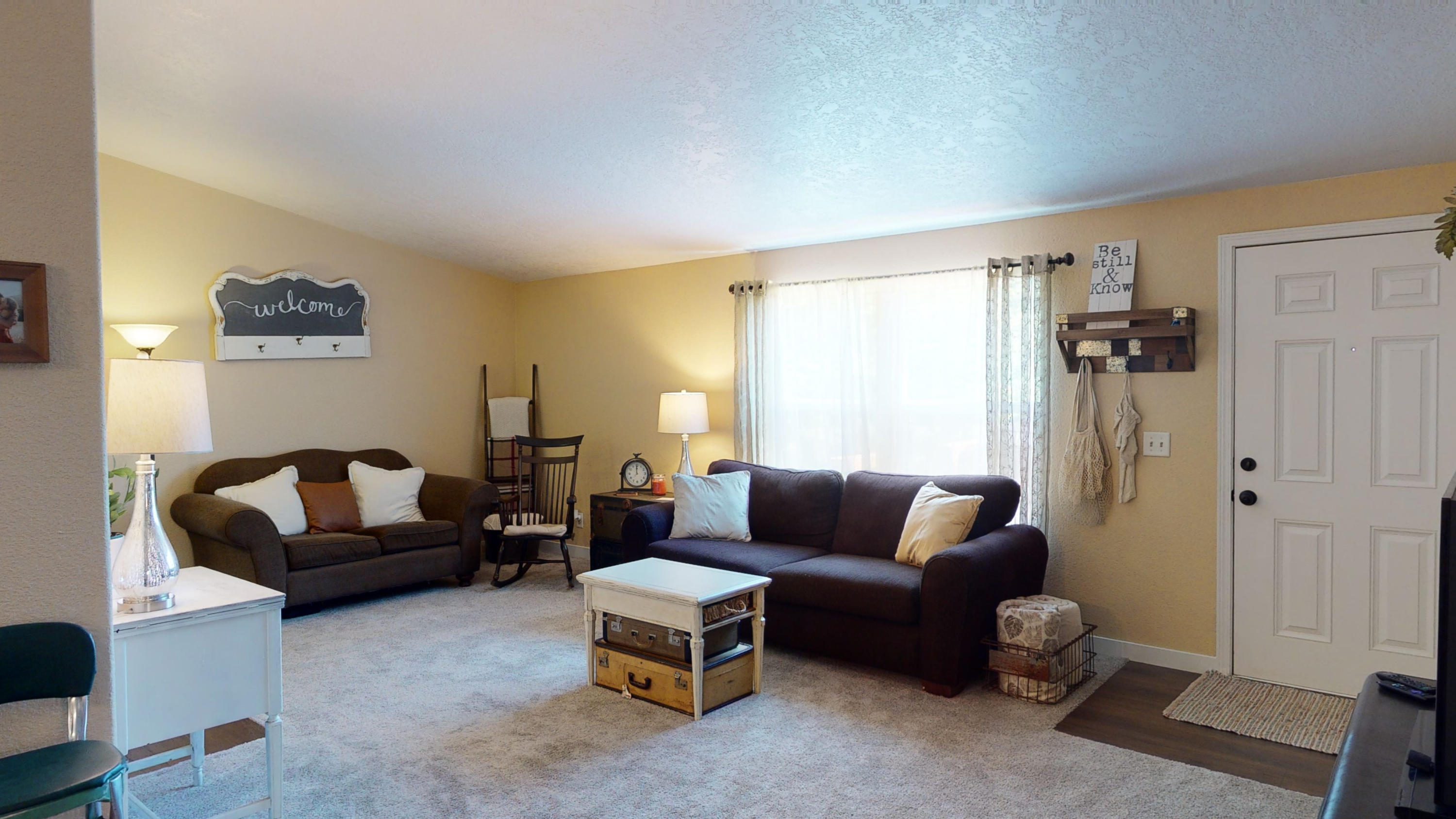 Glendale, Tow NOf Julia - Residential