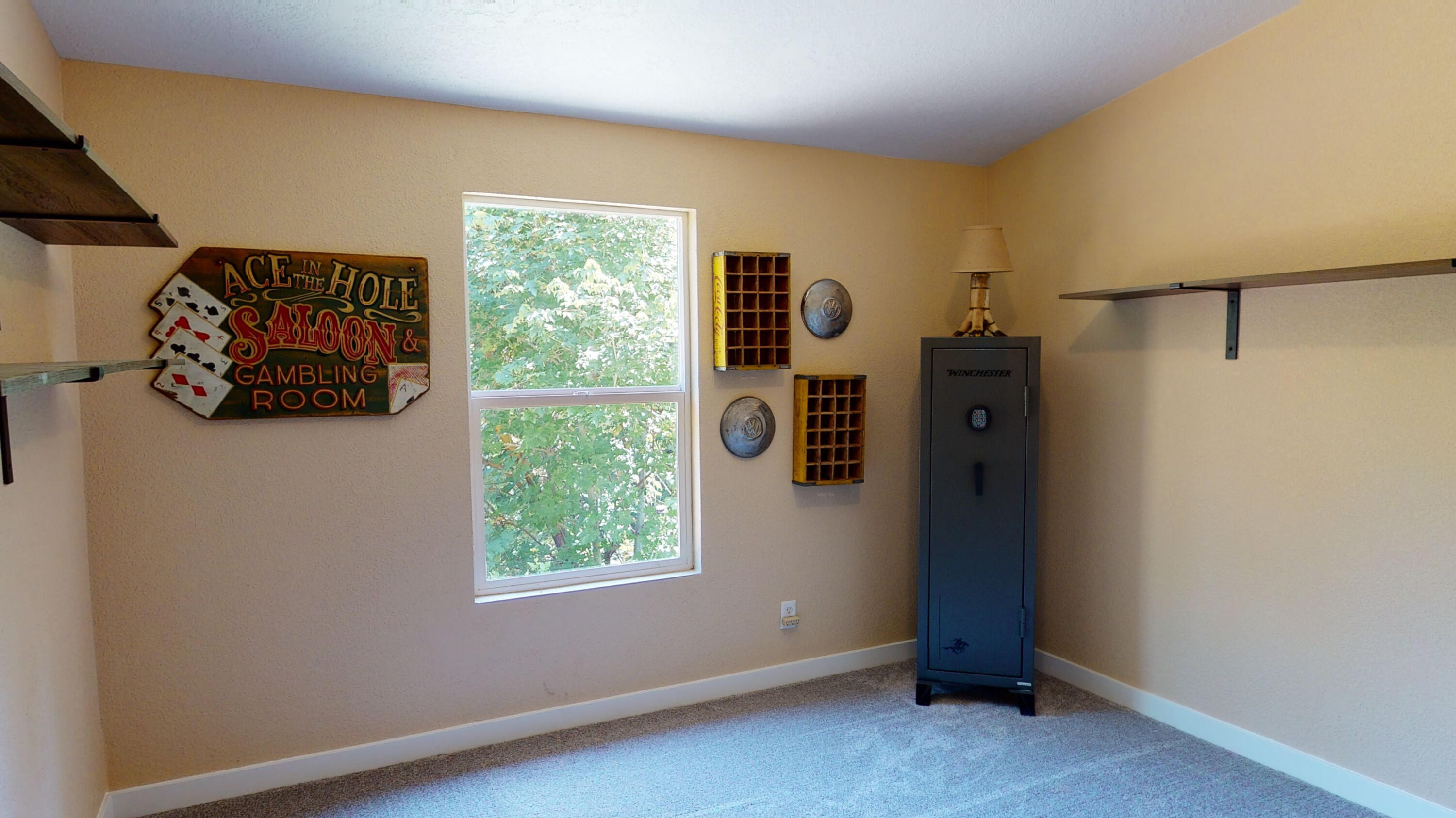 Glendale, Tow NOf Julia - Residential