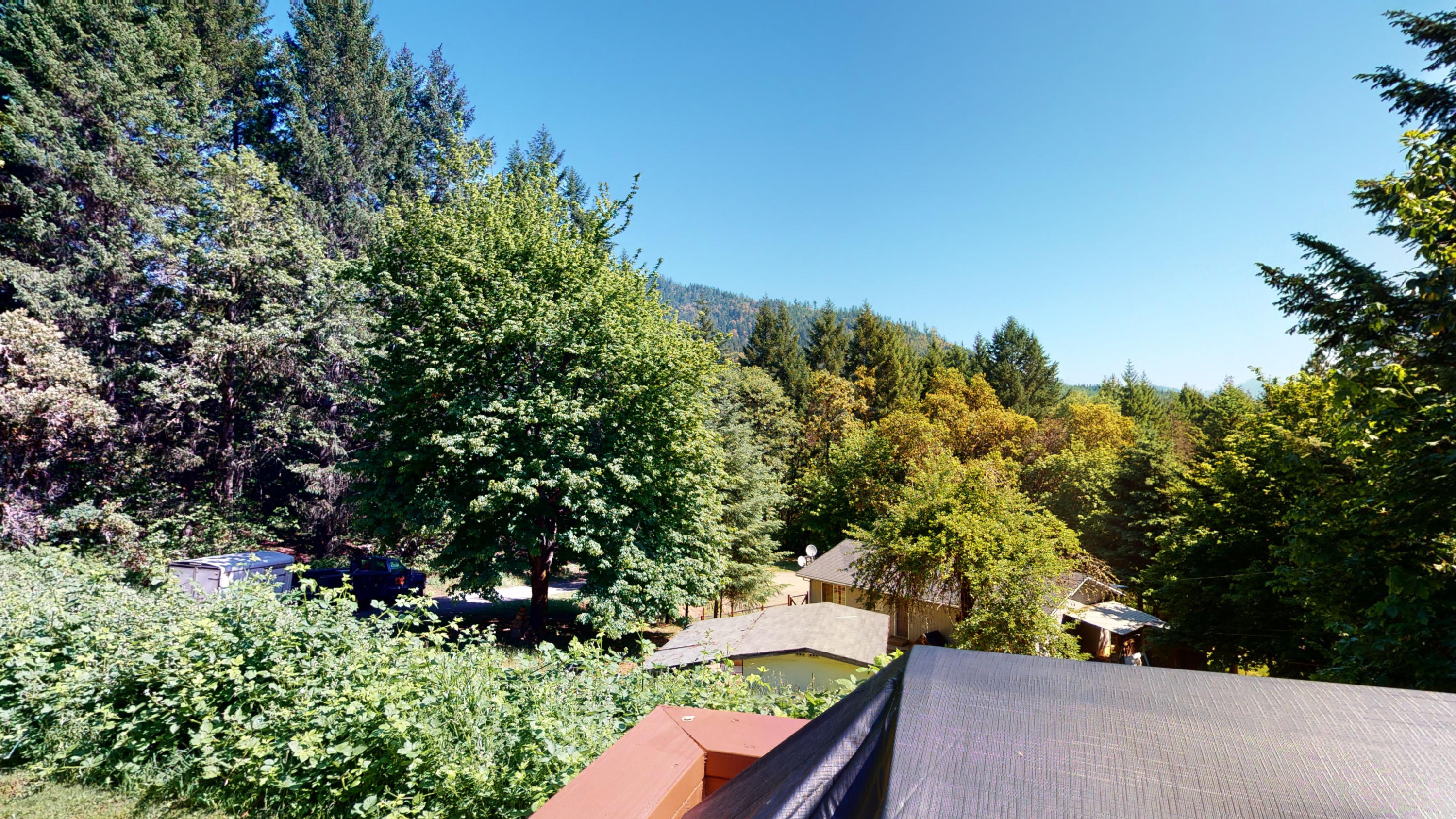 Glendale, Tow NOf Julia - Residential