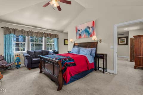 Tiny photo for 1581 NW City Heights Drive, Bend, OR 97703 (MLS # 220227098)