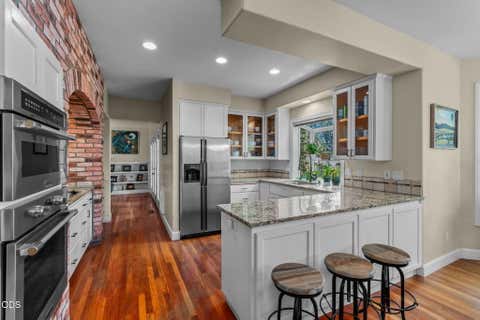 Tiny photo for 1581 NW City Heights Drive, Bend, OR 97703 (MLS # 220227098)