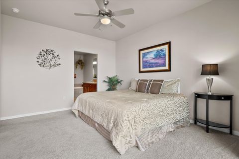 Tiny photo for 10879 Village Loop, Redmond, OR 97756 (MLS # 220217188)