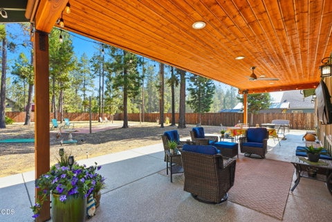 Tiny photo for 17024 Kingsburg Road, Bend, OR 97707 (MLS # 220226977)