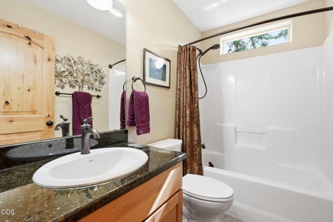 Tiny photo for 17024 Kingsburg Road, Bend, OR 97707 (MLS # 220226977)