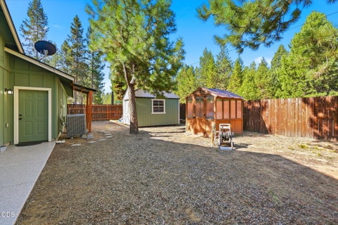 Tiny photo for 17024 Kingsburg Road, Bend, OR 97707 (MLS # 220226977)