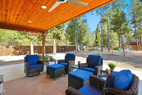 Tiny photo for 17024 Kingsburg Road, Bend, OR 97707 (MLS # 220226977)