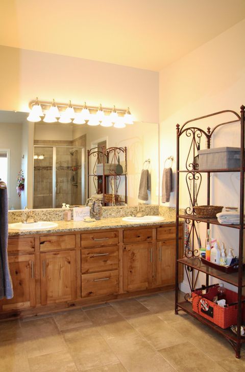 Tiny photo for 6409 Orinda Drive, Klamath Falls, OR 97603 (MLS # 220216730)