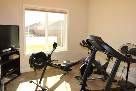 Tiny photo for 6409 Orinda Drive, Klamath Falls, OR 97603 (MLS # 220216730)