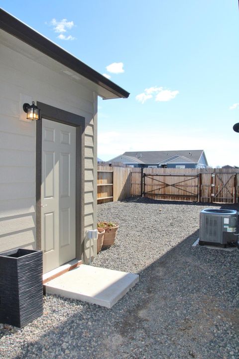 Tiny photo for 6409 Orinda Drive, Klamath Falls, OR 97603 (MLS # 220216730)