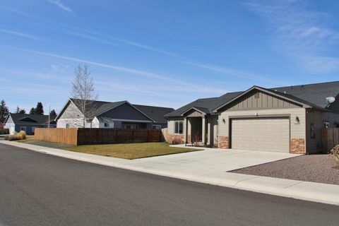 Tiny photo for 6409 Orinda Drive, Klamath Falls, OR 97603 (MLS # 220216730)