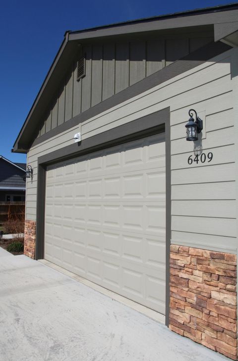 Tiny photo for 6409 Orinda Drive, Klamath Falls, OR 97603 (MLS # 220216730)