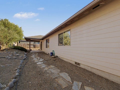 Tiny photo for 2611 Chantal Avenue, Klamath Falls, OR 97601 (MLS # 220224565)