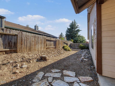Tiny photo for 2611 Chantal Avenue, Klamath Falls, OR 97601 (MLS # 220224565)