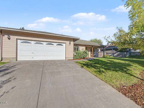 Tiny photo for 2611 Chantal Avenue, Klamath Falls, OR 97601 (MLS # 220224565)