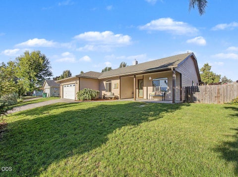 Tiny photo for 2611 Chantal Avenue, Klamath Falls, OR 97601 (MLS # 220224565)