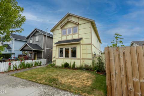 Tiny photo for 374 NW 25th Street, Redmond, OR 97756 (MLS # 220225936)