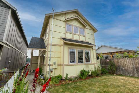 Tiny photo for 374 NW 25th Street, Redmond, OR 97756 (MLS # 220225936)