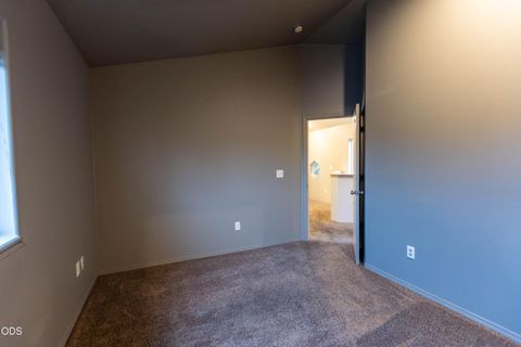 Tiny photo for 374 NW 25th Street, Redmond, OR 97756 (MLS # 220225936)