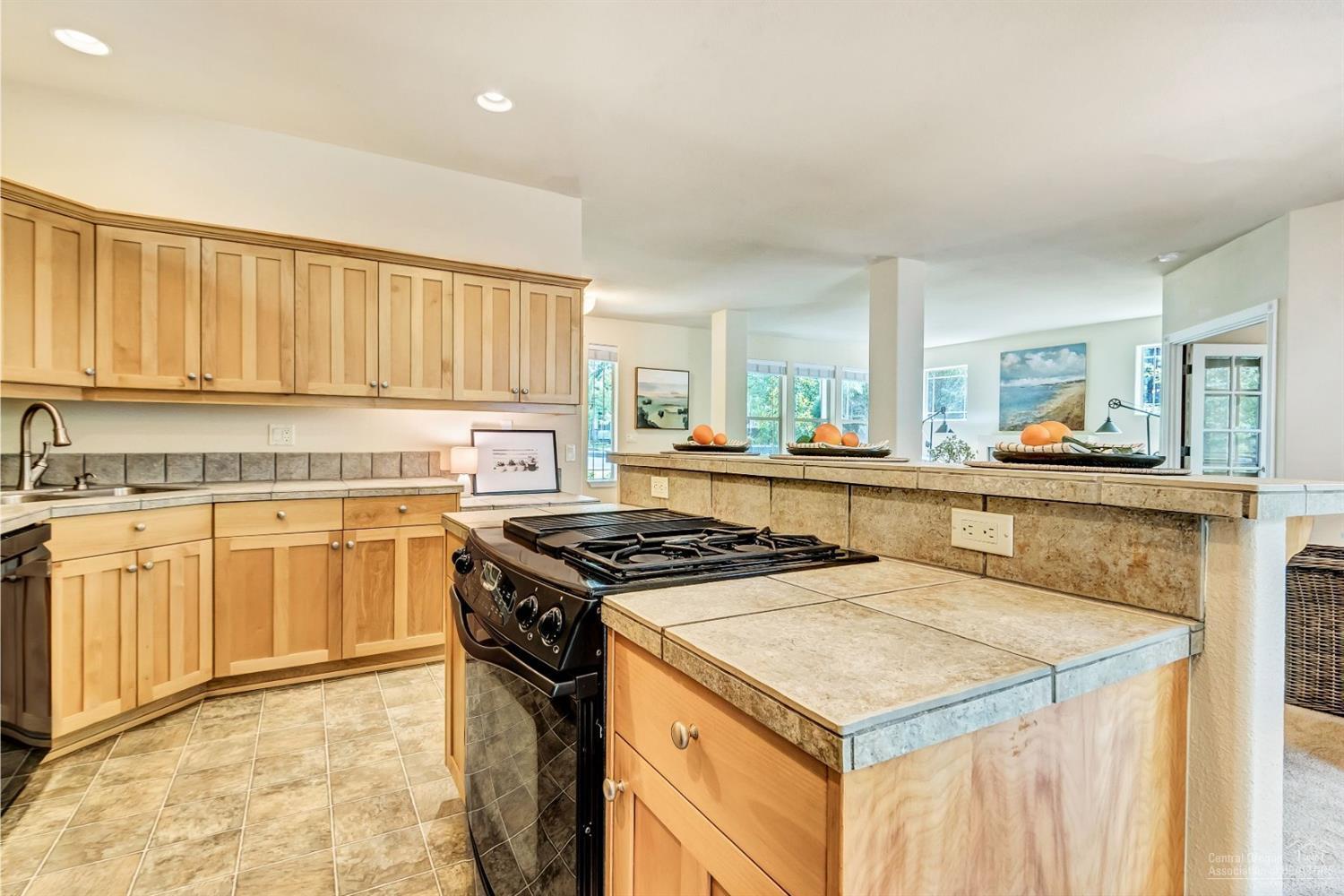 Skyliner Summit - Residential