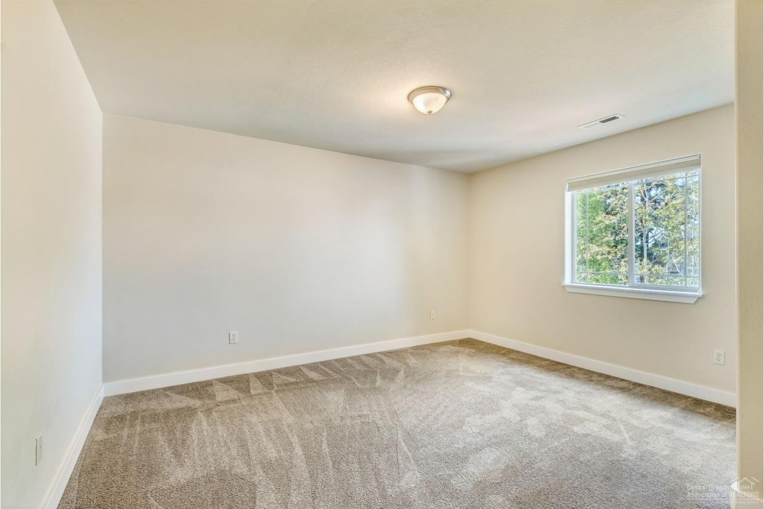 Skyliner Summit - Residential